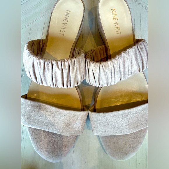 Nine West Women’s Mule Clogs Two Strap Sandals Size 8 Tan - Picture 7 of 9